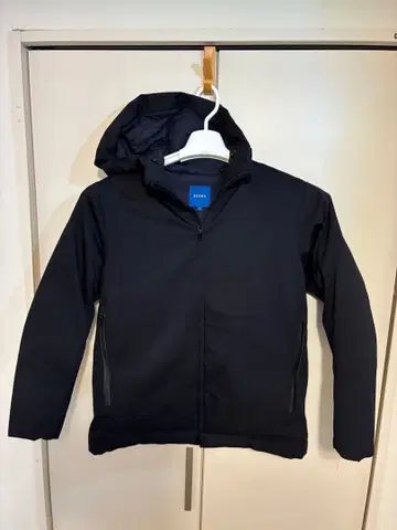 BEAMS 테크 스탠다드 다운 자켓 블랙 S 사이즈