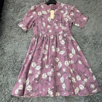 티티앤코 꽃무늬 라벤더 원피스 반팔 A라인