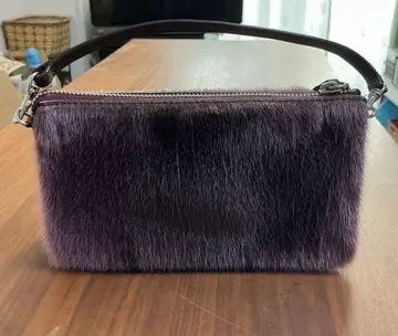 퍼 소재 보라색 파티 백