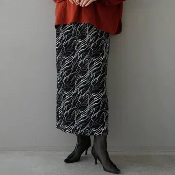 Lumier 펜 터치 I 라인 플리츠 스커트 블랙