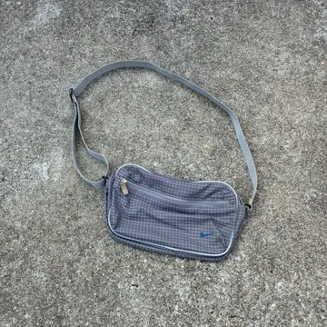 90s NIKE 체크 패턴 숄더백