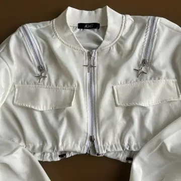 KsG 화이트 크롭 자켓