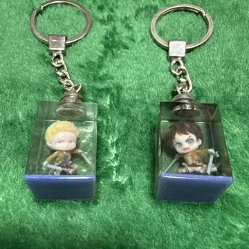 진격의 거인 트레이딩 3D 크리스탈 키링