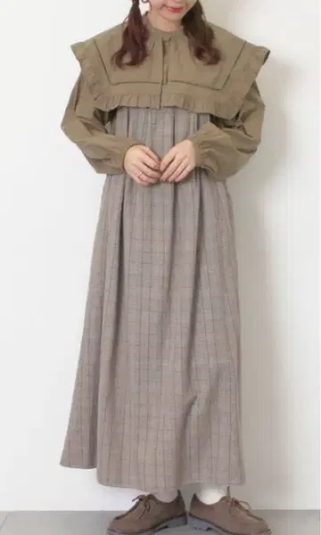 사만사 모스모스 앞 턱 오버롤 스커트