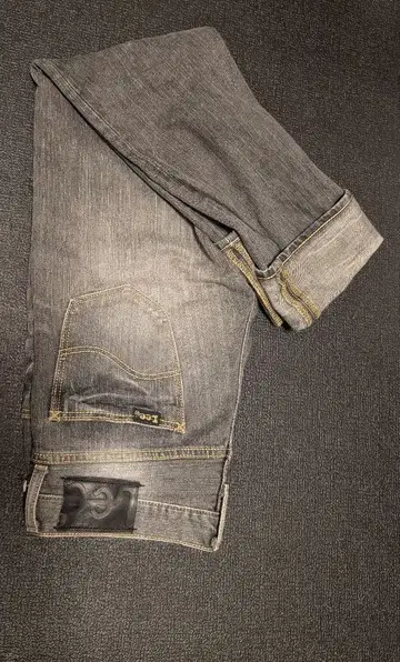 Lee 다크 그레이 슬림핏 데님