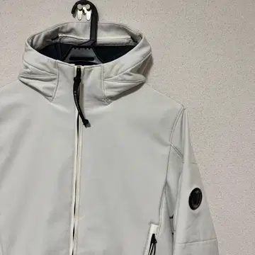 C.P. Company 씨피 컴퍼니 46 후드 부착 자켓 화이트