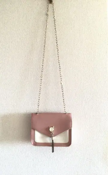 핑크 플랩 숄더백