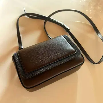 브루넬로쿠치넬리 숄더백