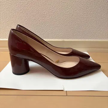 [ 새상품 ] ZARA 에나멜 힐 펌프스 버건디 보르도