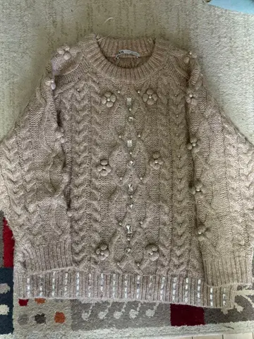 ZARA 비즈 장식 케이블 니트 스웨터 S