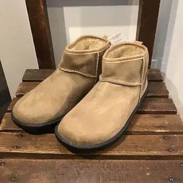 Shake in cloak 페이크 무스탕 숏부츠