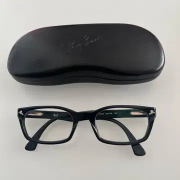 Ray-Ban 블랙 스퀘어형 검은색 테두리 RB5017A