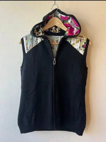 EMILIO PUCCI 후드 부착 블랙 베스트