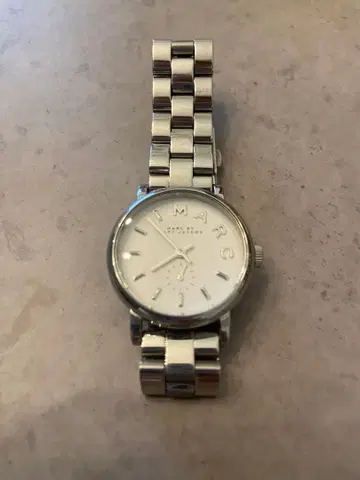 마크 제이콥스 실버 아날로그 시계