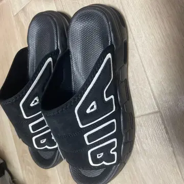 에어쿠션 밑창 블랙 샌들