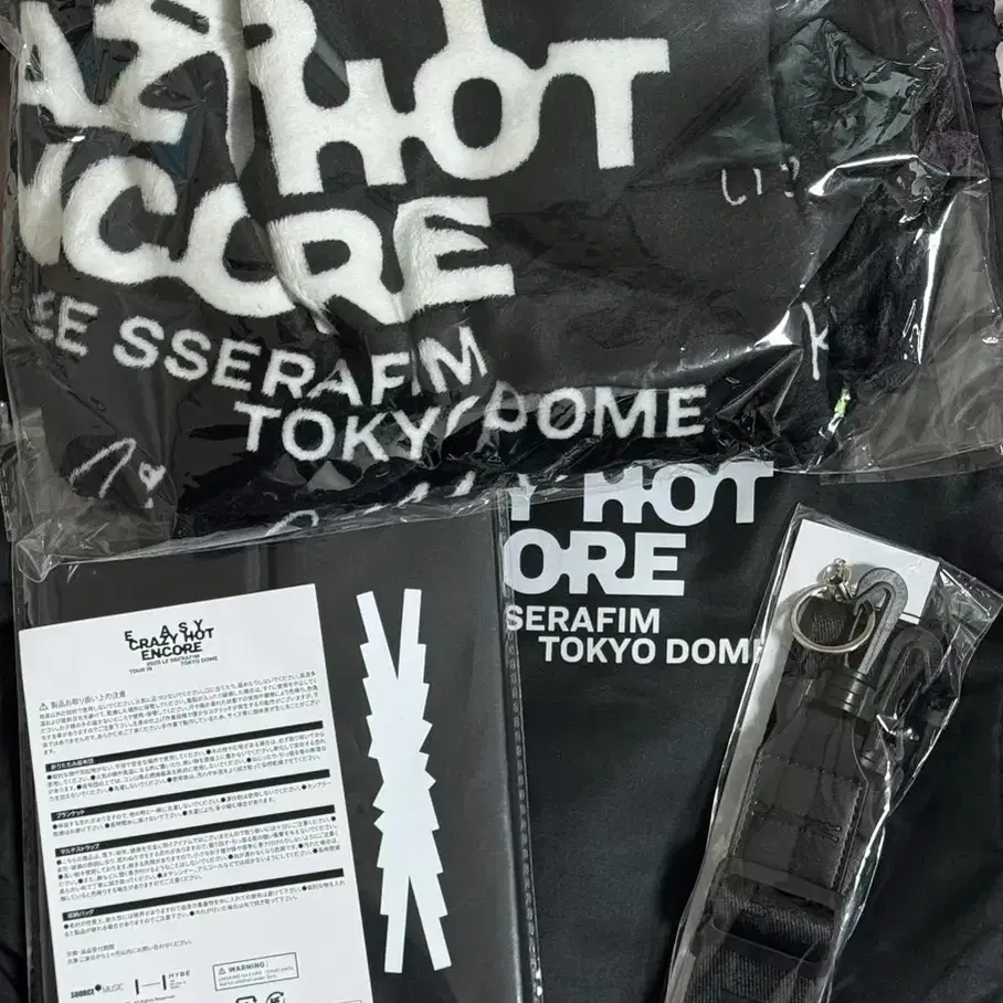 LE SSERAFIM TOKYO DOME プレミアムシート限定グッズ NOTICE] 2025 LE