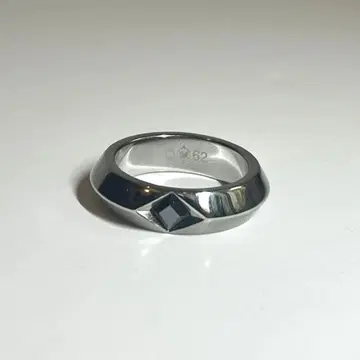 SWAROVSKI 블랙 반지 사이즈 62(19호)