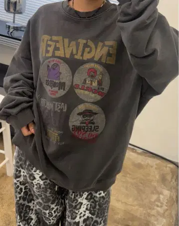 맥도날드 피그먼트 맨투맨 차콜