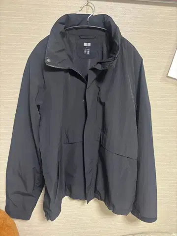 유니클로 윈드프루프 스탠드 블루종