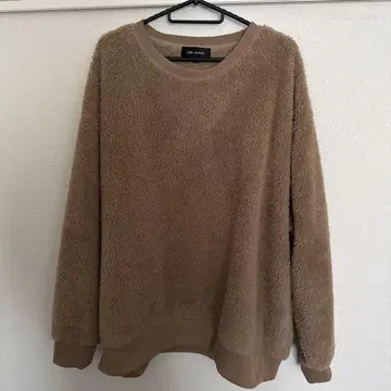 베이지 플리스 크루넥 트레이닝복