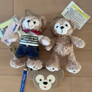 더피 키링 2개와 거울 키링 세트