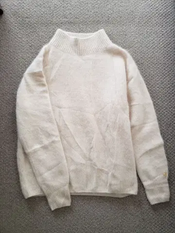 세모아 니트 하이넥 베이지 모 페렛 긴팔 모헤어