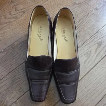 다크 브라운 로퍼풍 신발 22.5cm