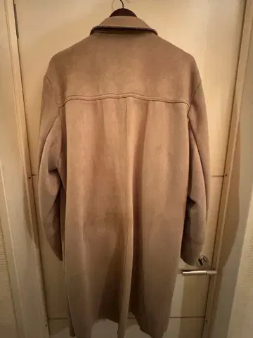 베이지 스웨이드풍 롱 코트