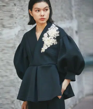 블랙 플라워 자수 셋업