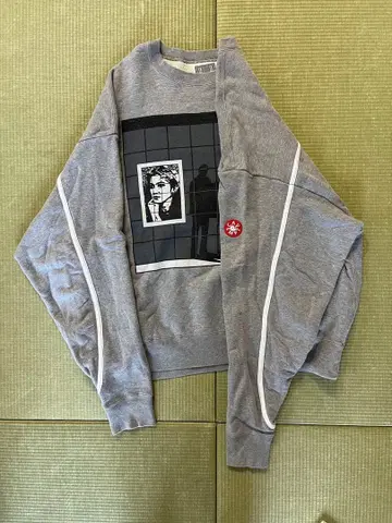 APC 그레이 크루넥 트레이닝복