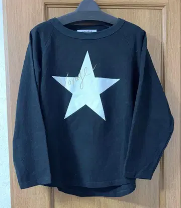 [YAMADAYA] RADIATE 블랙 별 프린트 긴팔 티셔츠