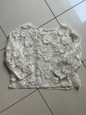 ZARA 자수 긴팔 상의