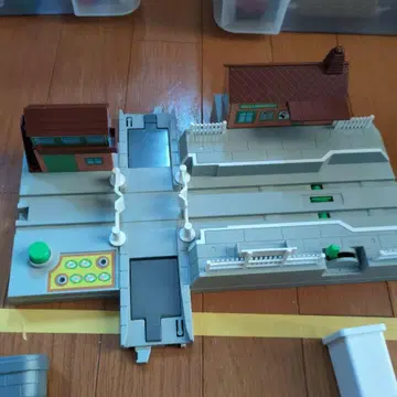 프라레일 토마스 & 엘리자베스 건널목 세트의 건널목