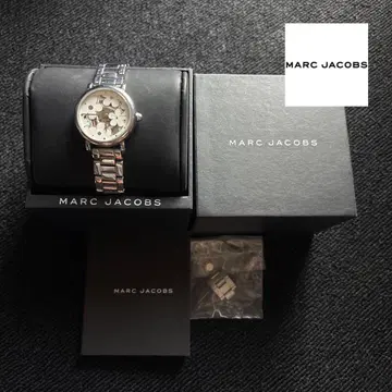 마크 제이콥스 실버 손목시계