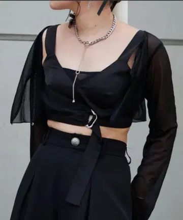 mavie..7 비대칭 새틴 뷔스티에