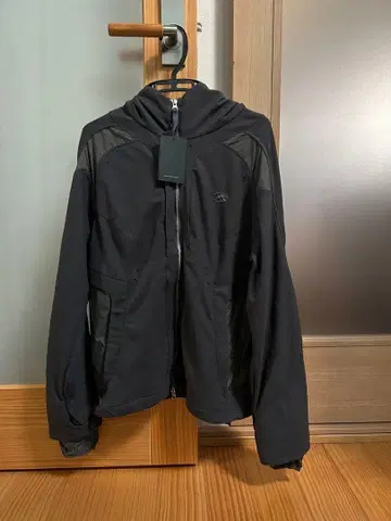 SAN SAN GEAR 후드 부착 블랙 자켓