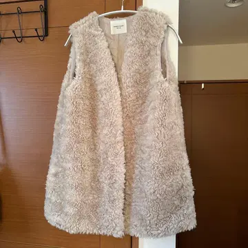 FREAK'S STORE 베이지 퍼 베스트