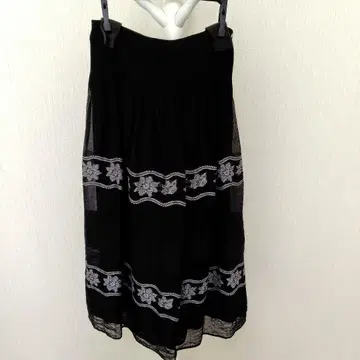 쉬폰 블랙 스커트