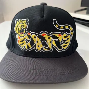 KMA 근육맨 한신 타이거즈 콜라보 야구 모자