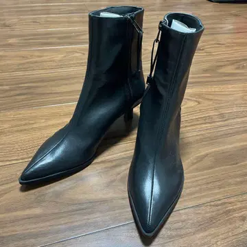 ZARA 블랙 스틸레토 부츠 38