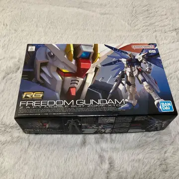 배송비 포함 RG 1/144 ZGMF-X10A 프리덤 건담 덤 포함