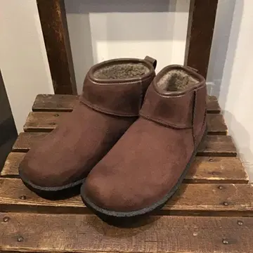 Shake in cloak 페이크 무스탕 숏부츠