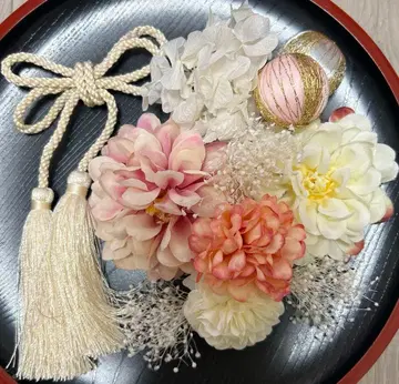 성인식 일본 의류 후리소데 시치고산 머리 장식