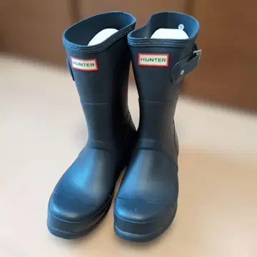 HUNTER 블랙 레인부츠 버클 포함