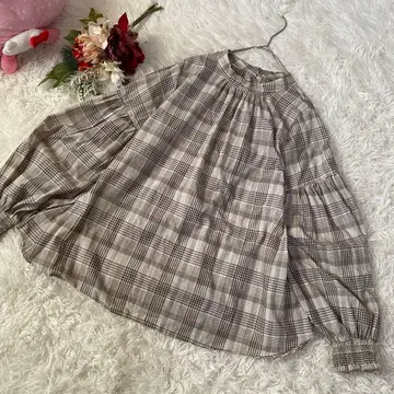 [ GLOBAL WORK ] 체크 무늬 벌룬 슬리브 블라우스(M)