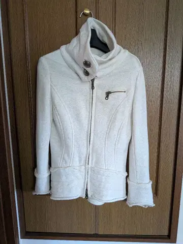 프라이드 아이보리 하이넥 자켓