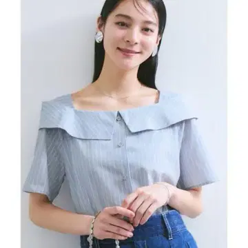 스트라이프 패턴 오프숄더 반팔 셔츠 F