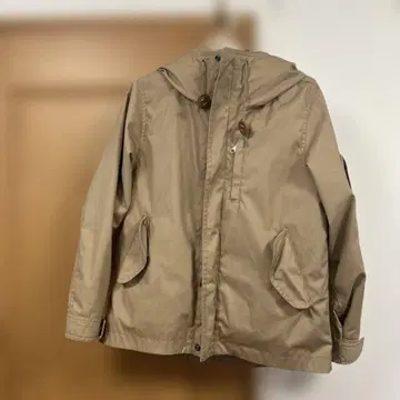 어반 리서치 도어스 베이지 후드 부착 마운틴 후드티