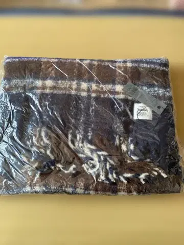 체크 무늬 프린지 머플러 브라운 네이비