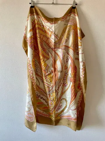 할인 아름다운 살바토레 페라가모 대형 실크 스카프